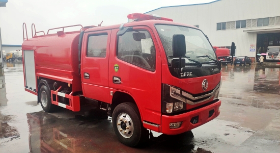 國六東風(fēng)3.5噸消防灑水車
